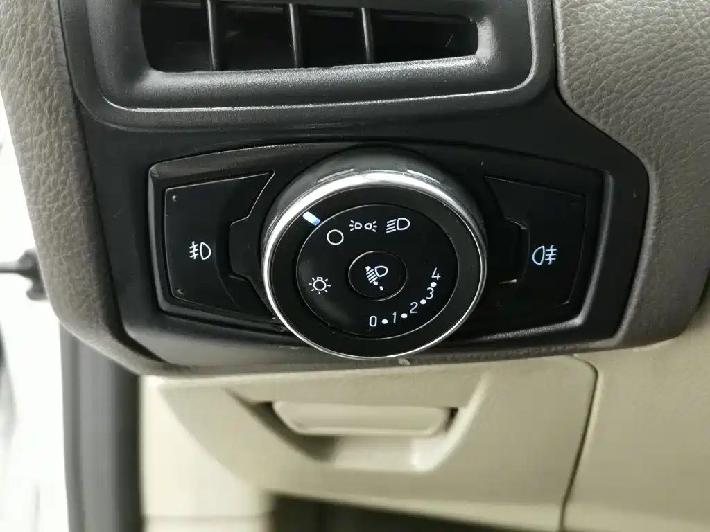 Ford Focus — миниатюра 21