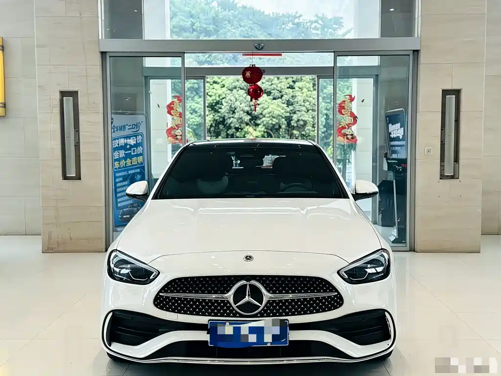 Mercedes-Benz C-Class — миниатюра 2