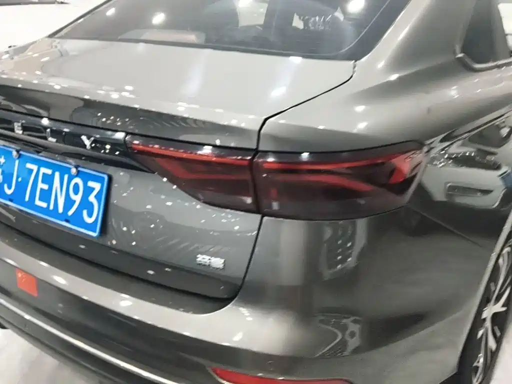 Geely Emgrand — миниатюра 8