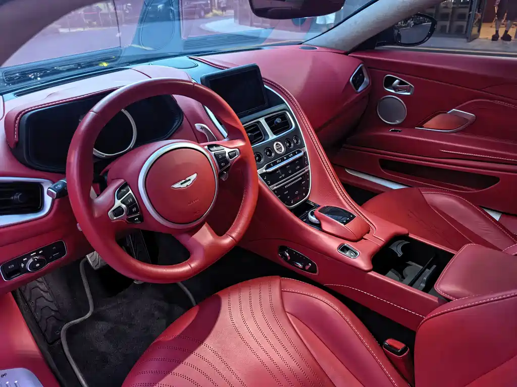 Aston Martin DB11 2019 4.0T V8 Coupe