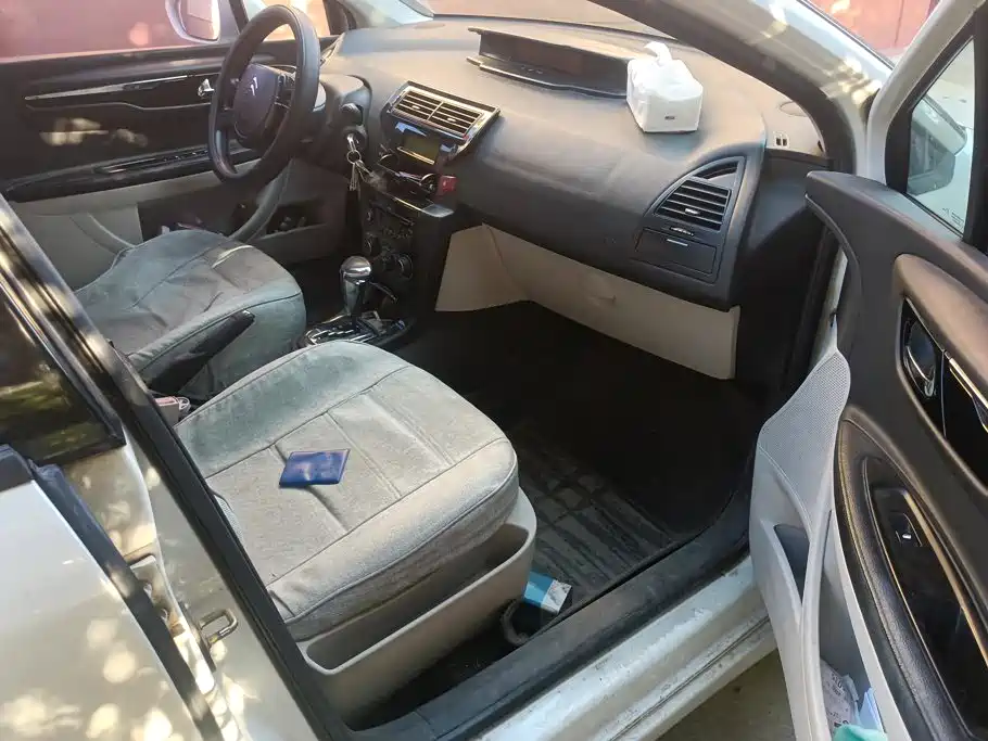 Citroen C-Quatre — миниатюра 8
