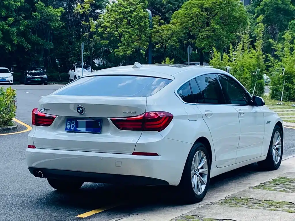 BMW 5 Series GT 528i Leading Type, фото 4