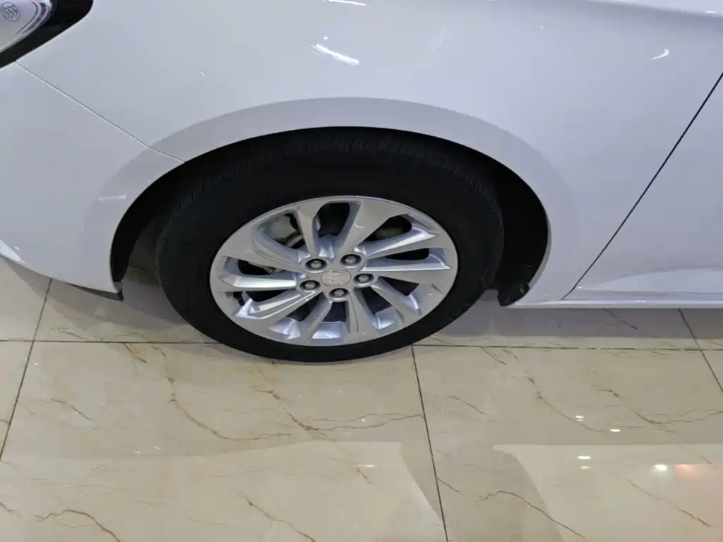 Buick Verano — миниатюра 23