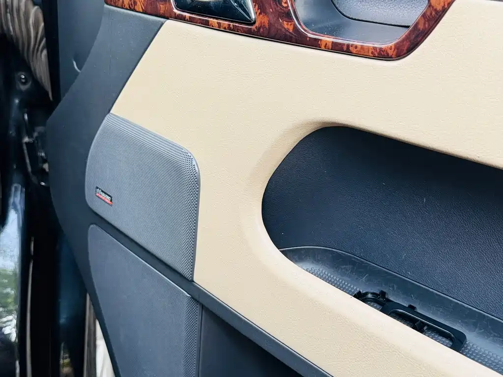 Volkswagen Multivan — миниатюра 12