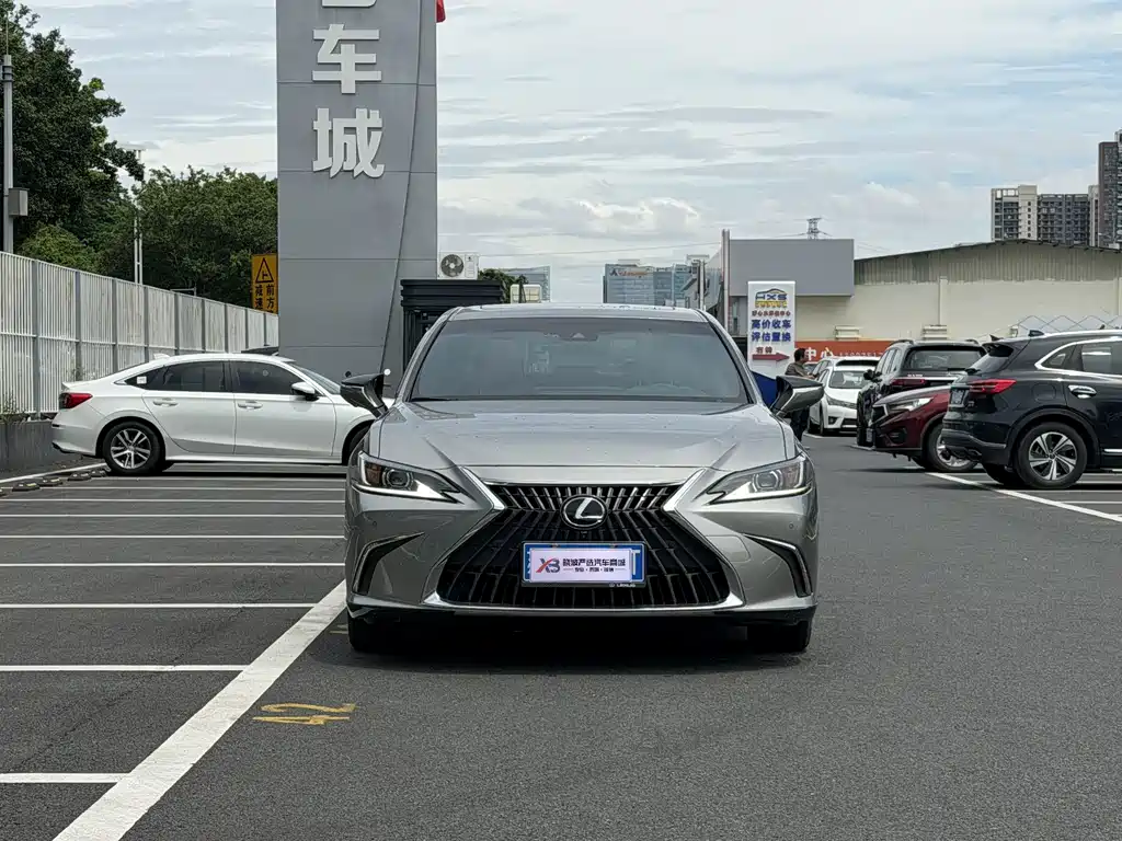 Lexus ES — миниатюра 2