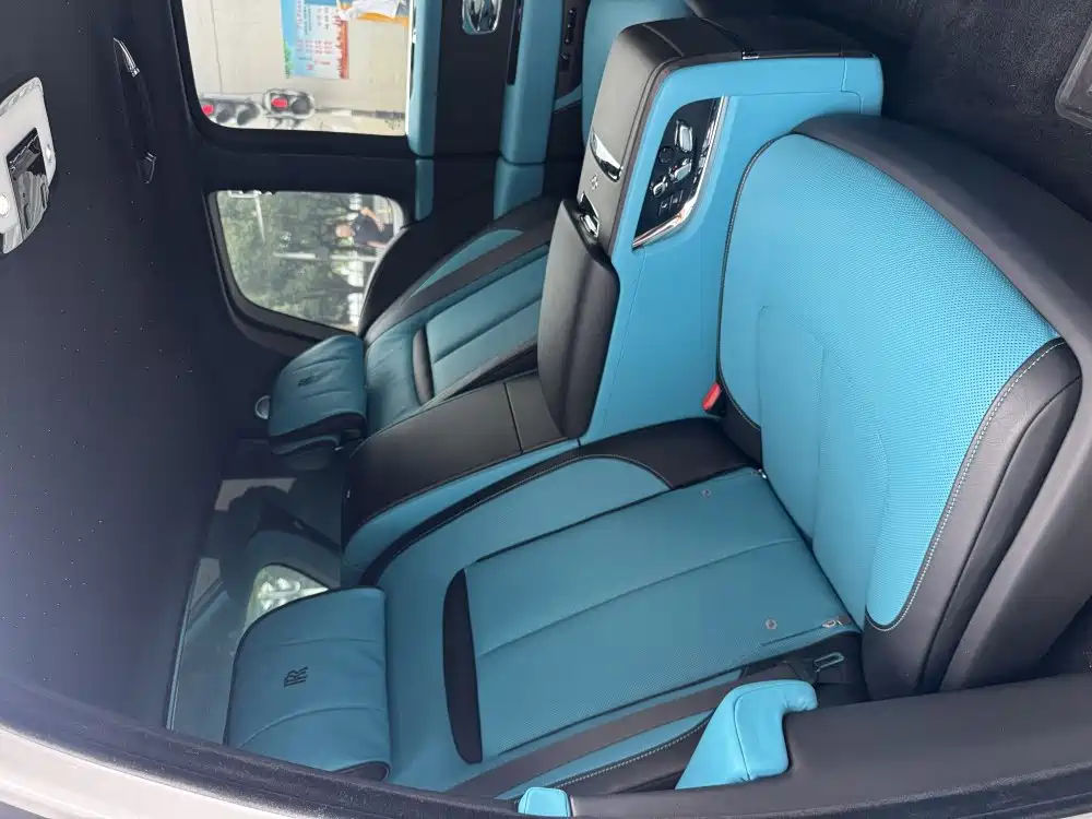 Rolls-Royce Cullinan — миниатюра 12