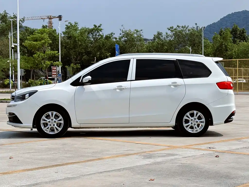 Haima Familia MPV — миниатюра 17