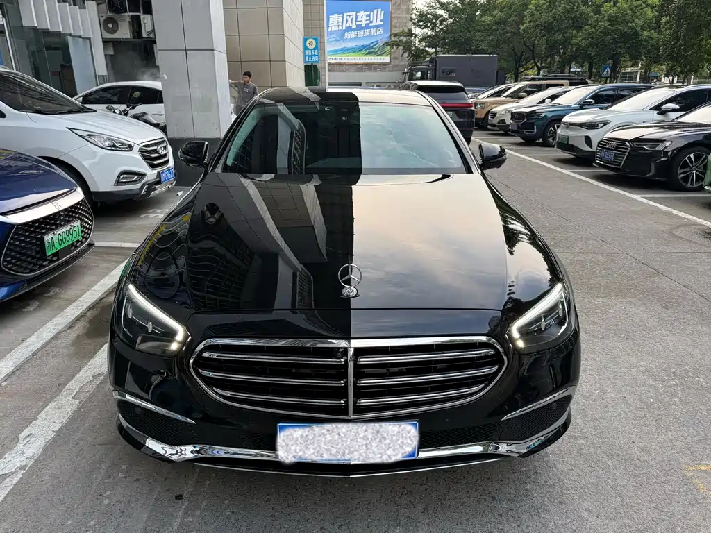 Mercedes-Benz E-Class — миниатюра 4