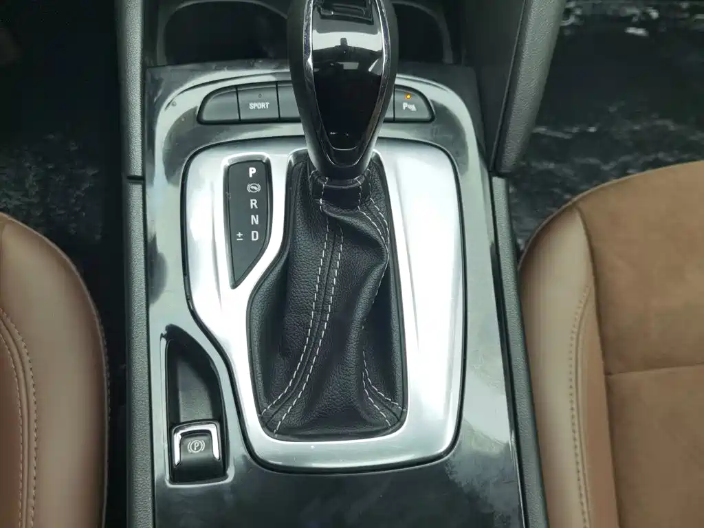 Buick Regal — миниатюра 13