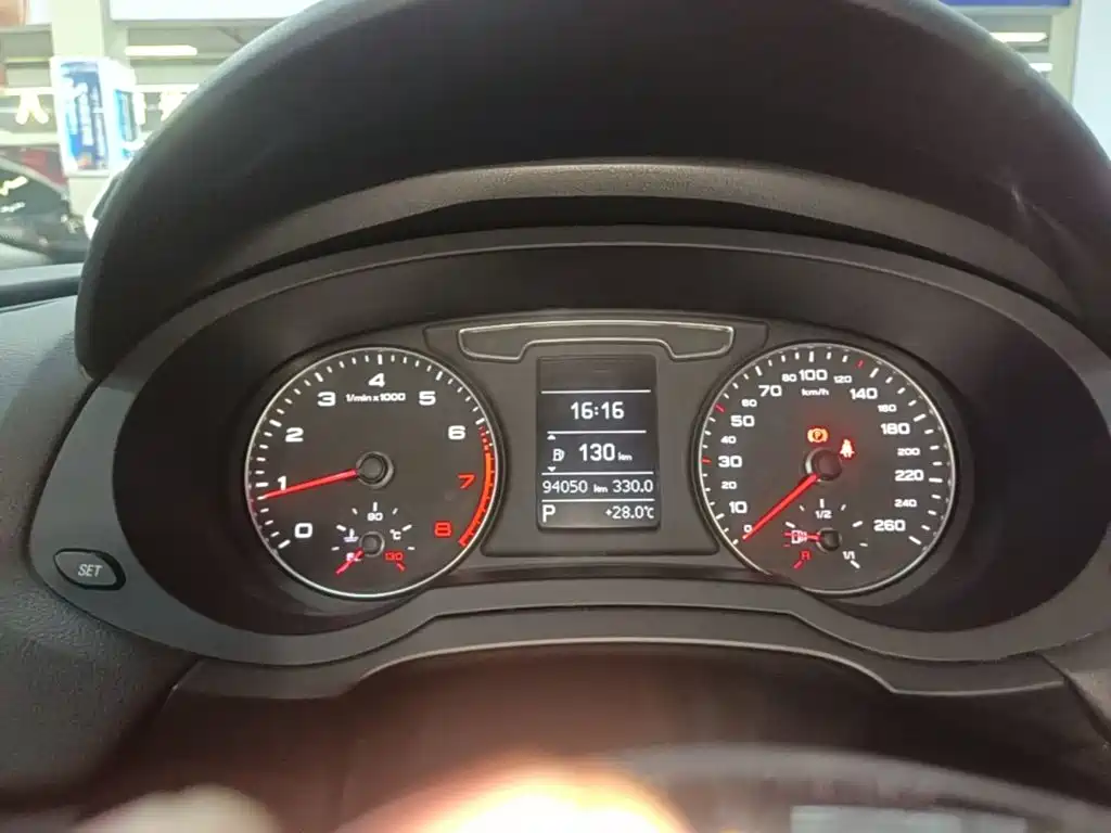 Audi Q3 — миниатюра 12