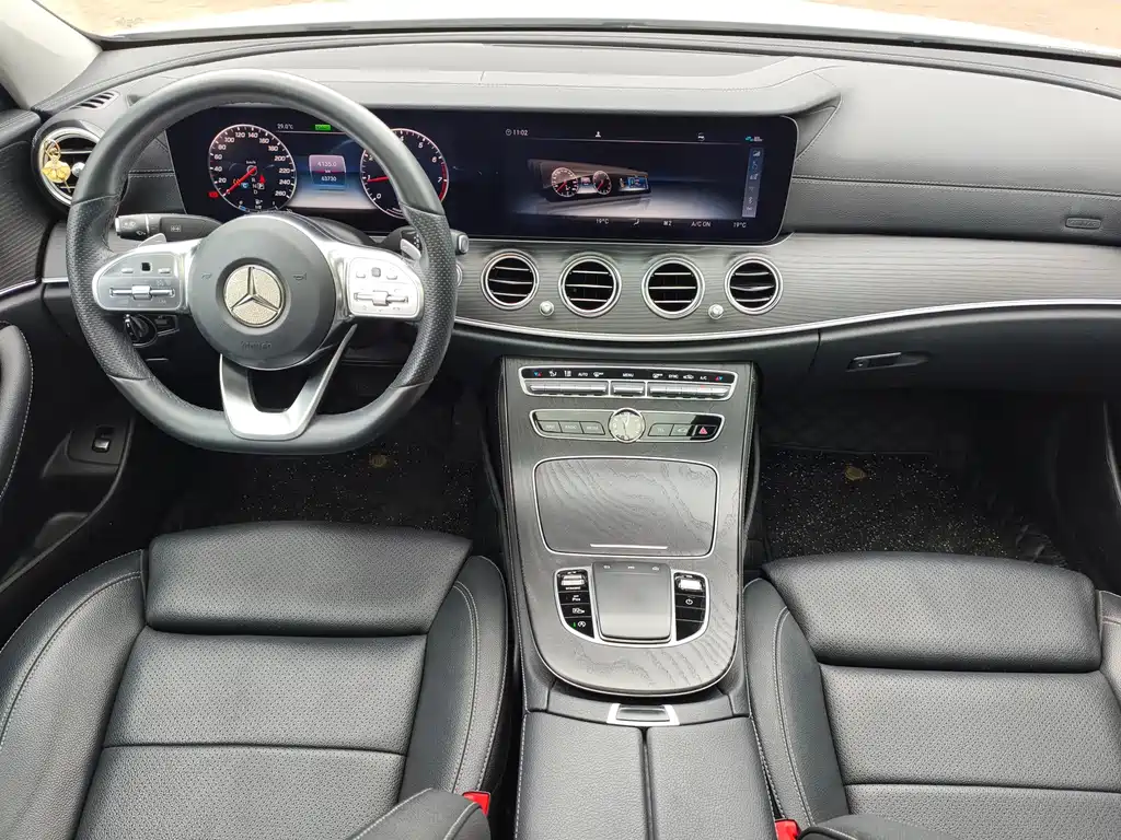 Mercedes-Benz E-Class — миниатюра 18
