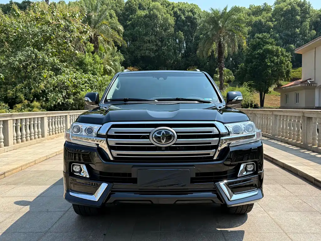 Toyota Land Cruiser 2019 5.7L VX-R GTS