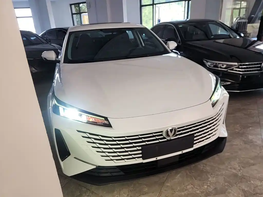 Changan Yida — миниатюра 4