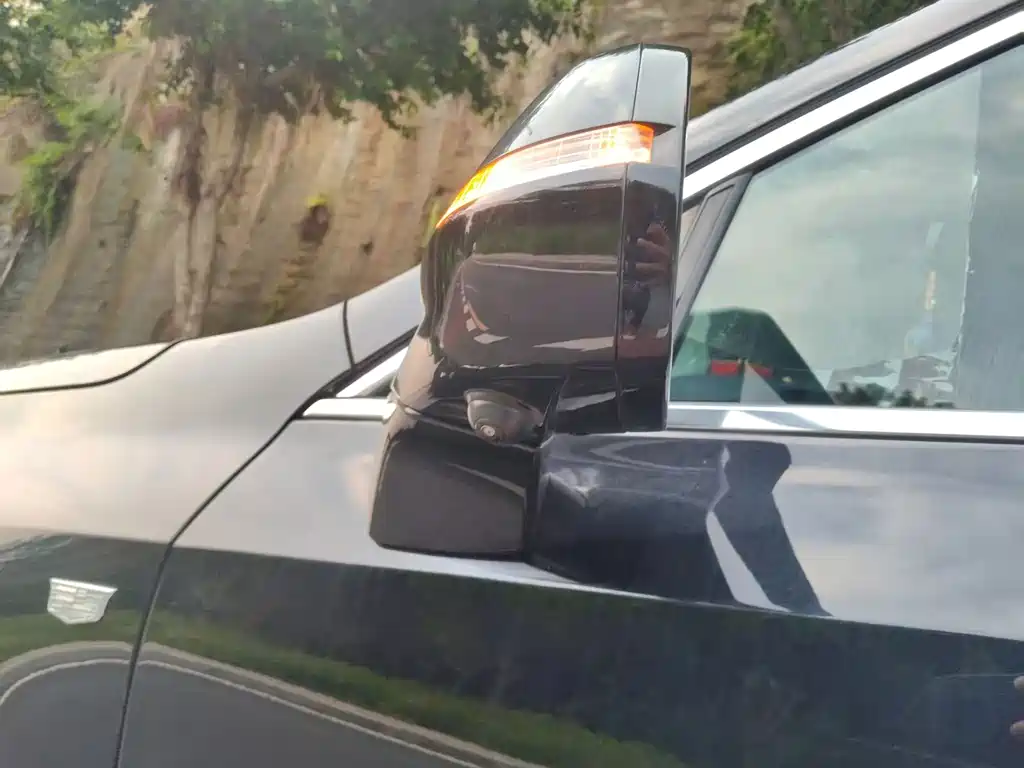 Cadillac XT4 — миниатюра 5
