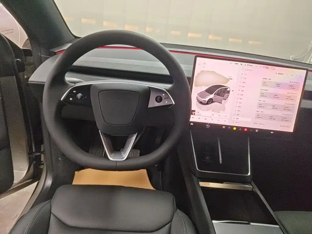 Tesla Model Y L — миниатюра 11
