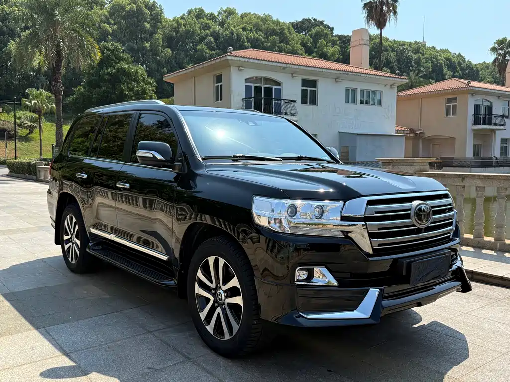 Toyota Land Cruiser 2019 5.7L VX-R GTS