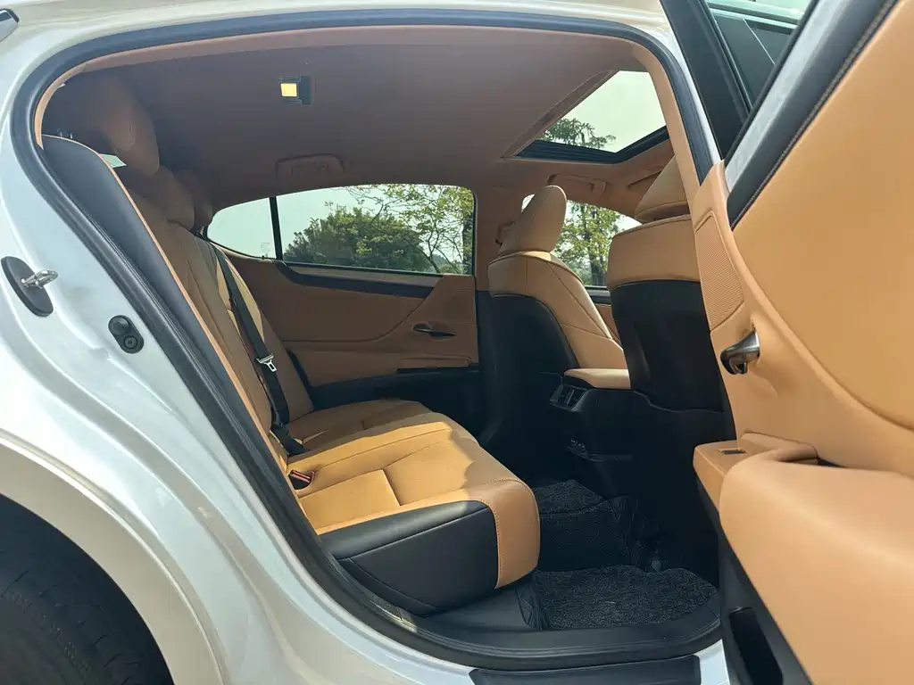 Lexus ES — миниатюра 15