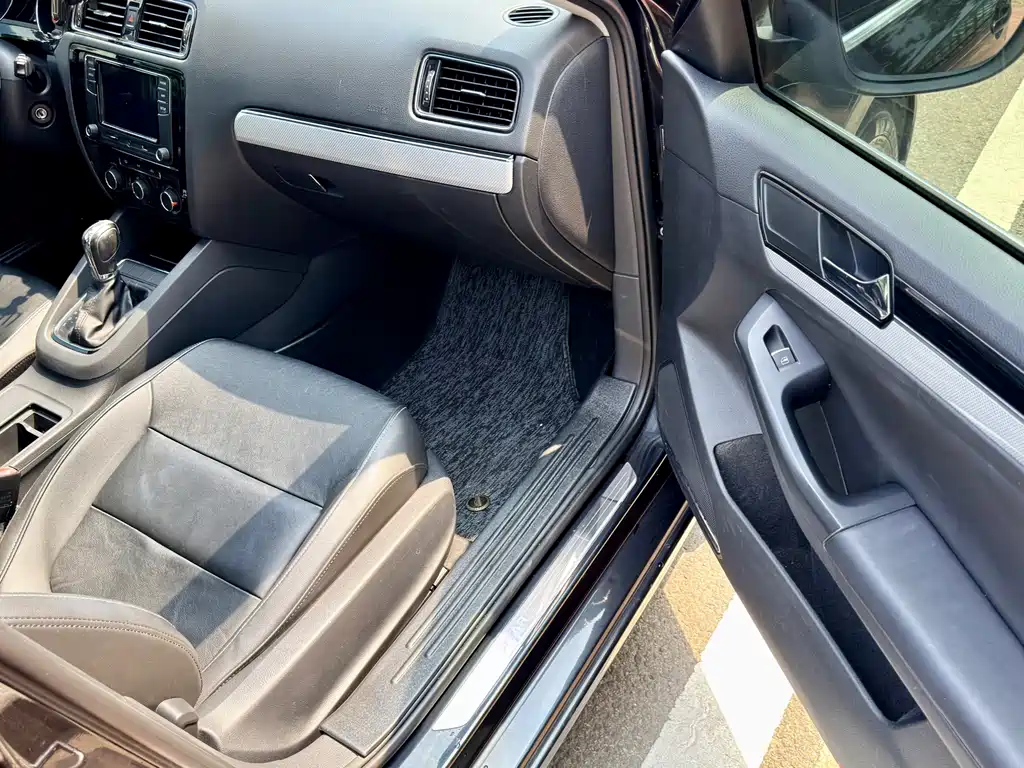 Volkswagen Sagitar — миниатюра 11