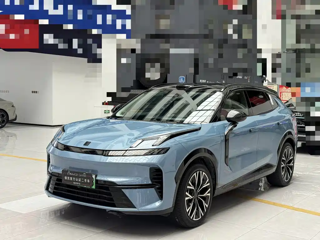Lynk & Co 08 EM-P