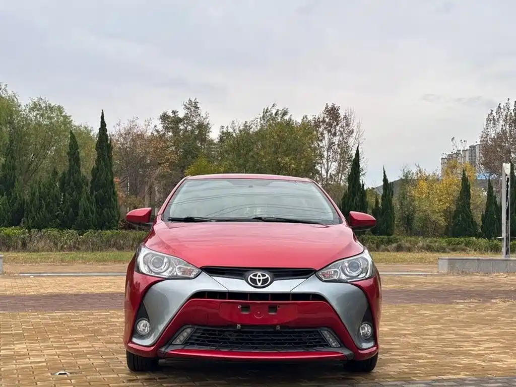 Toyota Yaris L — миниатюра 2