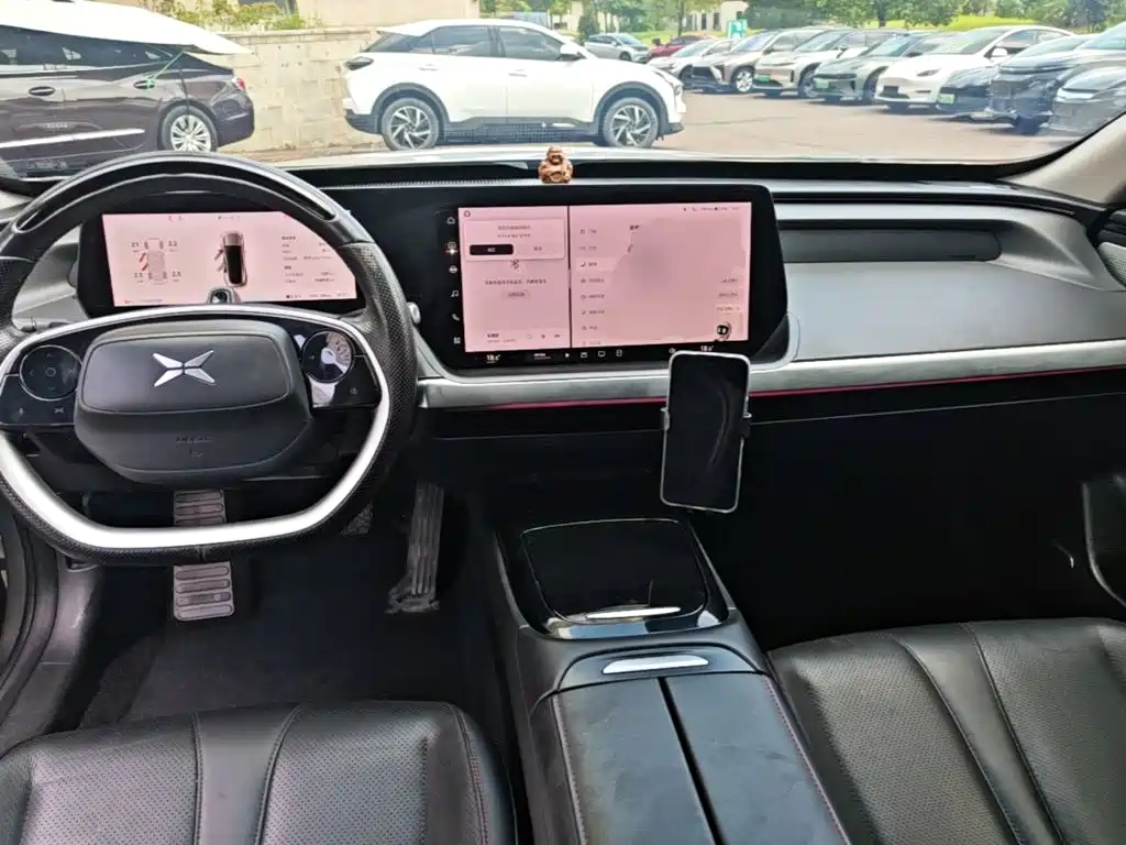 XPeng P7 — миниатюра 10