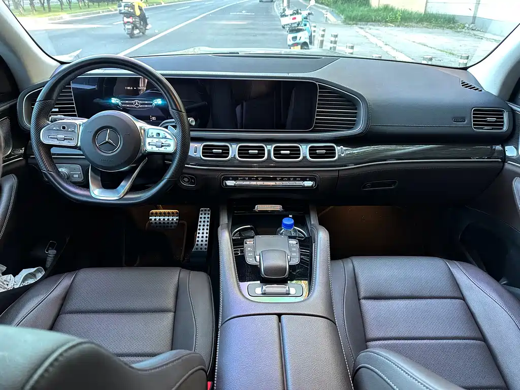 Mercedes-Benz GLS — миниатюра 13