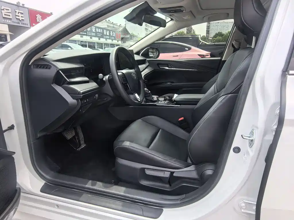 Toyota Camry 2024 2.0E Elite