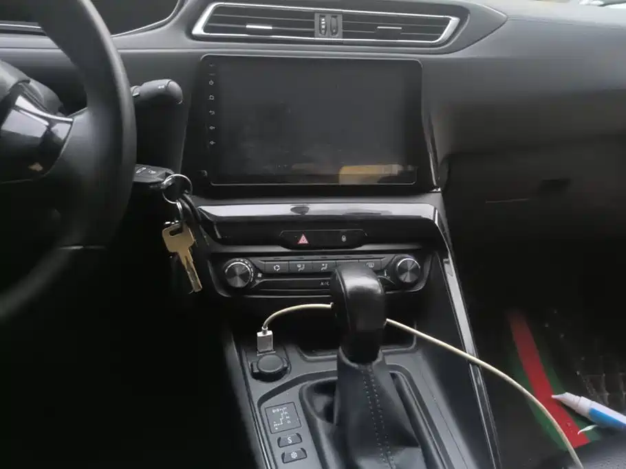 Peugeot 308 — миниатюра 13