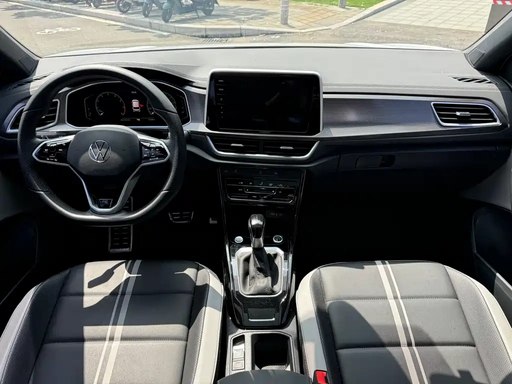 Volkswagen T-Roc 2025 300TSI DSG