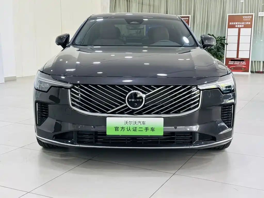 Volvo S90 2026 Luxury