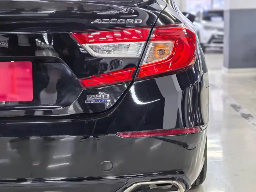 Honda Accord — миниатюра 16