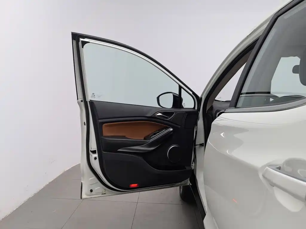 BYD Yuan — миниатюра 8