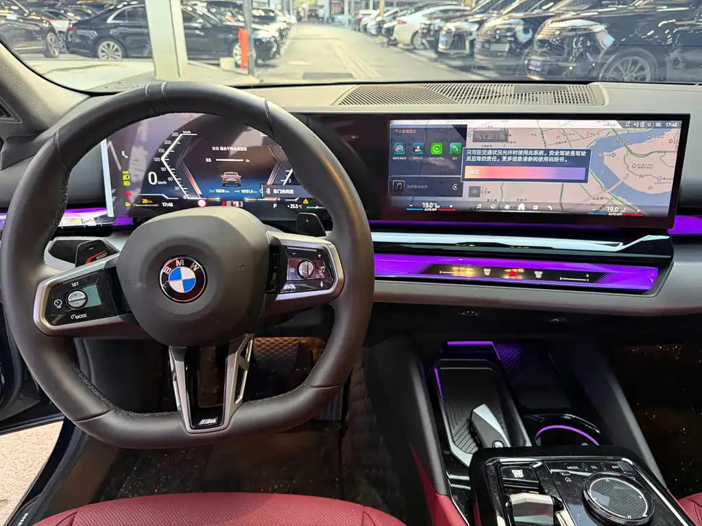 BMW 5 Series — миниатюра 13