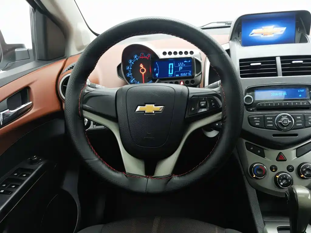 Chevrolet Aveo — миниатюра 11
