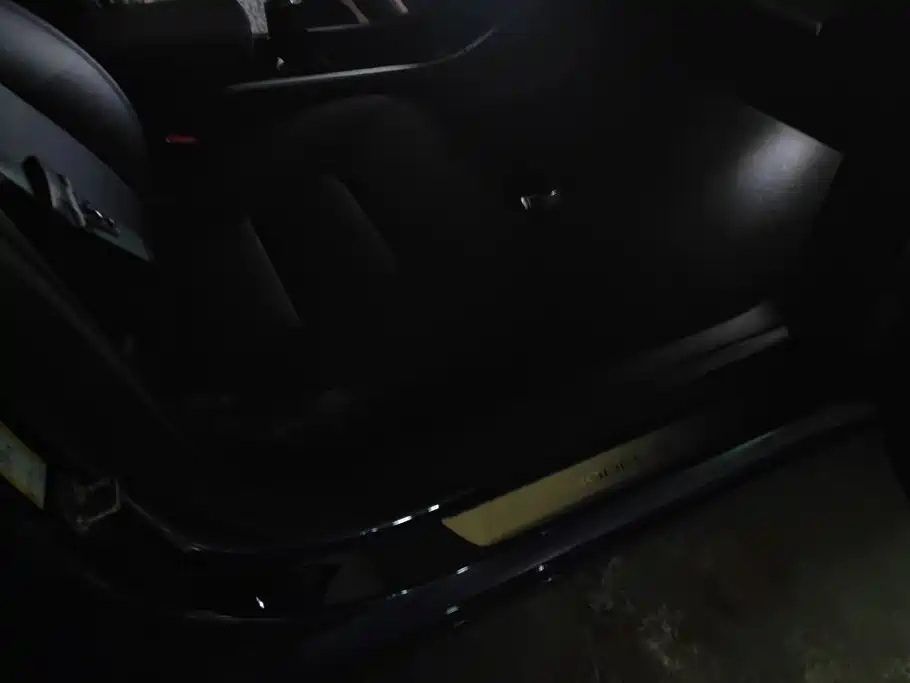 Tesla Model 3 — миниатюра 8