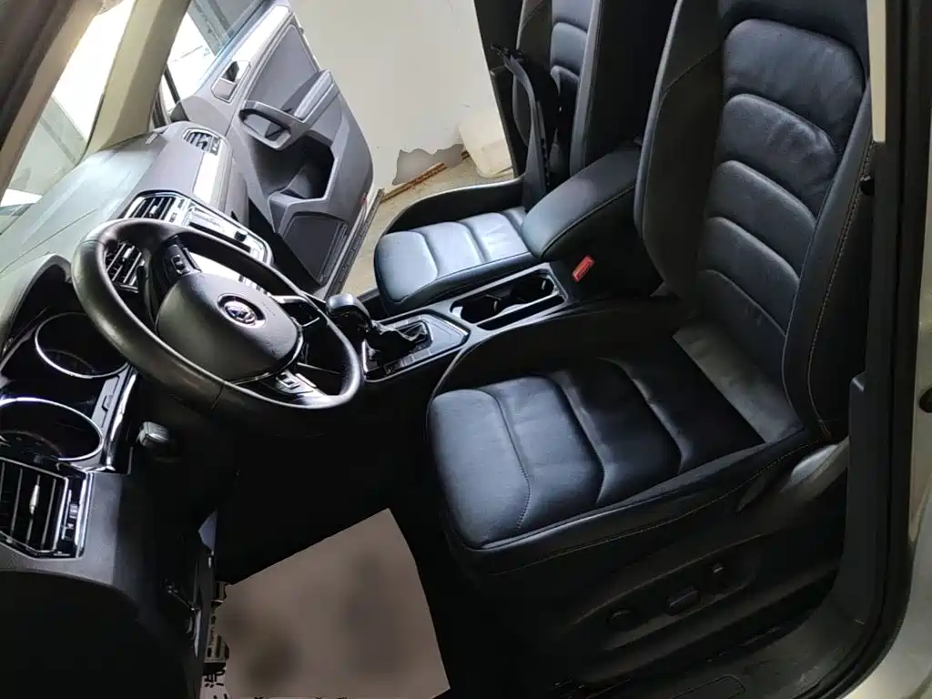 Volkswagen Tiguan L — миниатюра 15