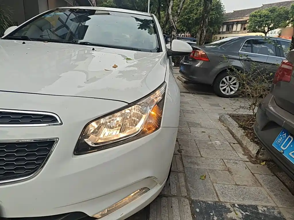 Chevrolet Cruze — миниатюра 24