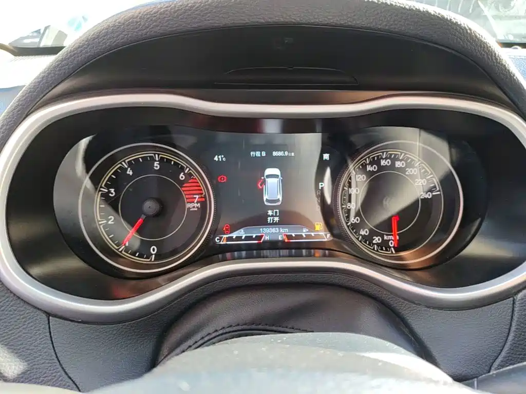 Jeep Cherokee — миниатюра 12