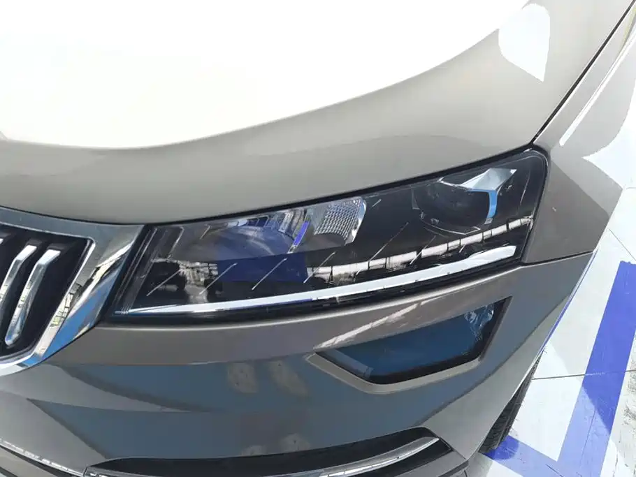 Skoda Karoq — миниатюра 5