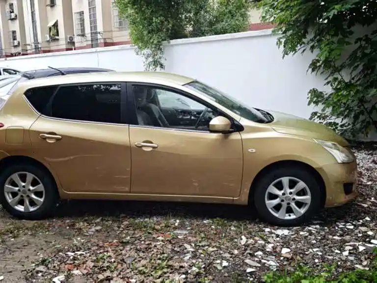 Nissan Tiida — миниатюра 4