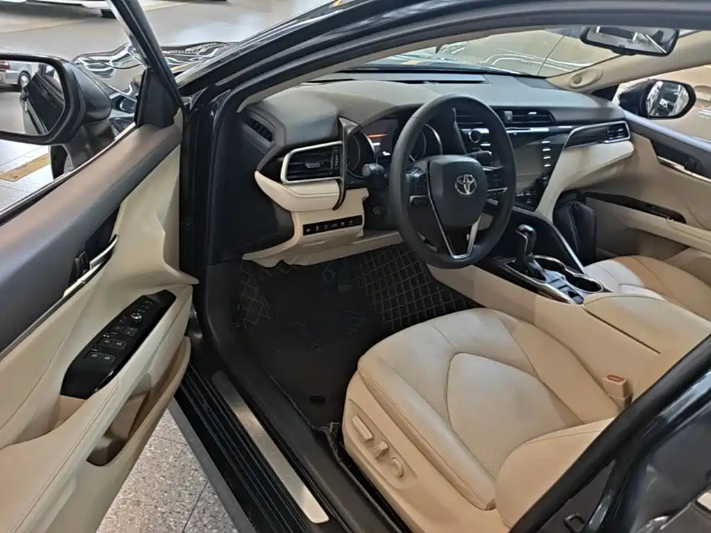 Toyota Camry — миниатюра 16