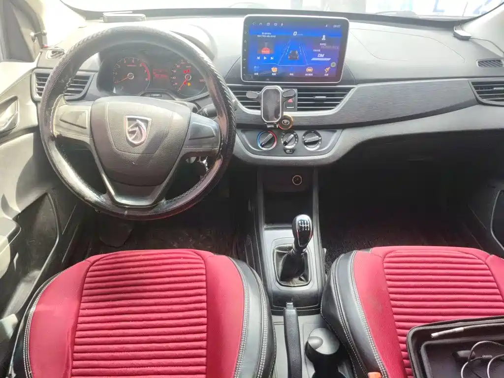 Baojun 310W — миниатюра 10