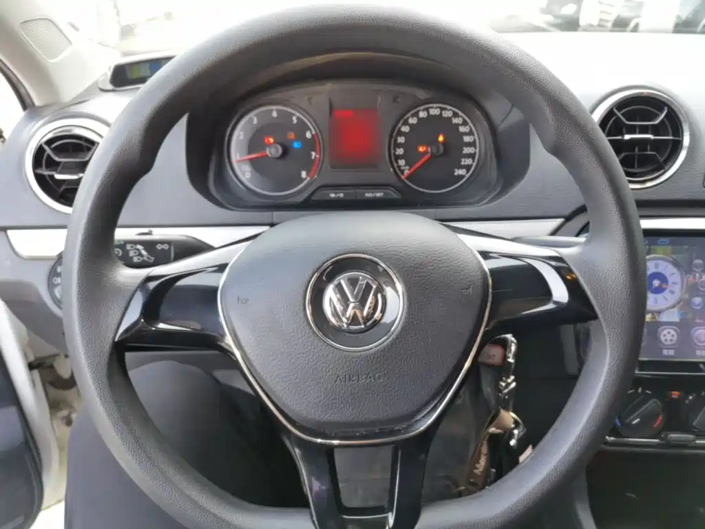 Volkswagen Jetta — миниатюра 11