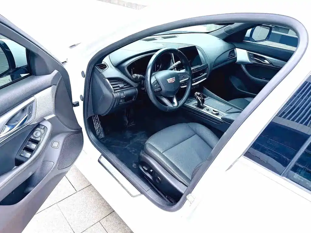 Cadillac CT5 — миниатюра 4