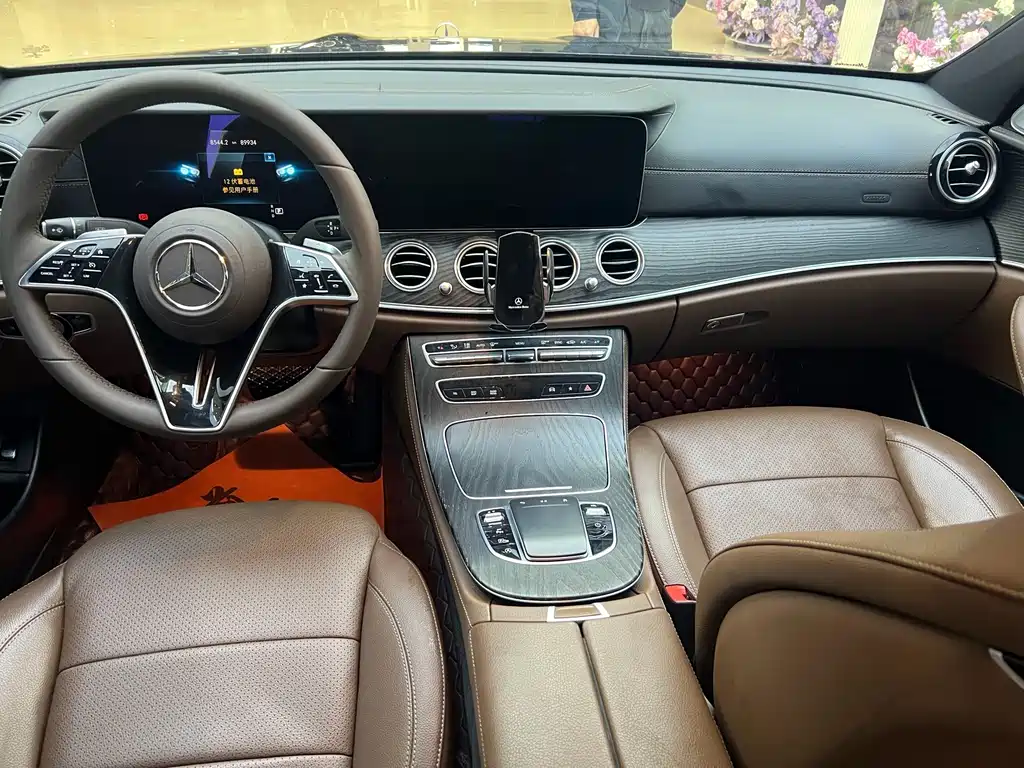 Mercedes-Benz E-Class — миниатюра 5