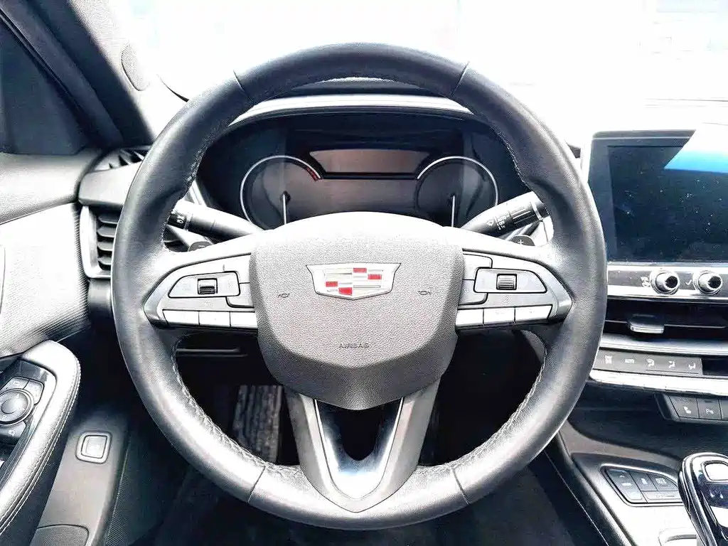 Cadillac CT5 — миниатюра 12