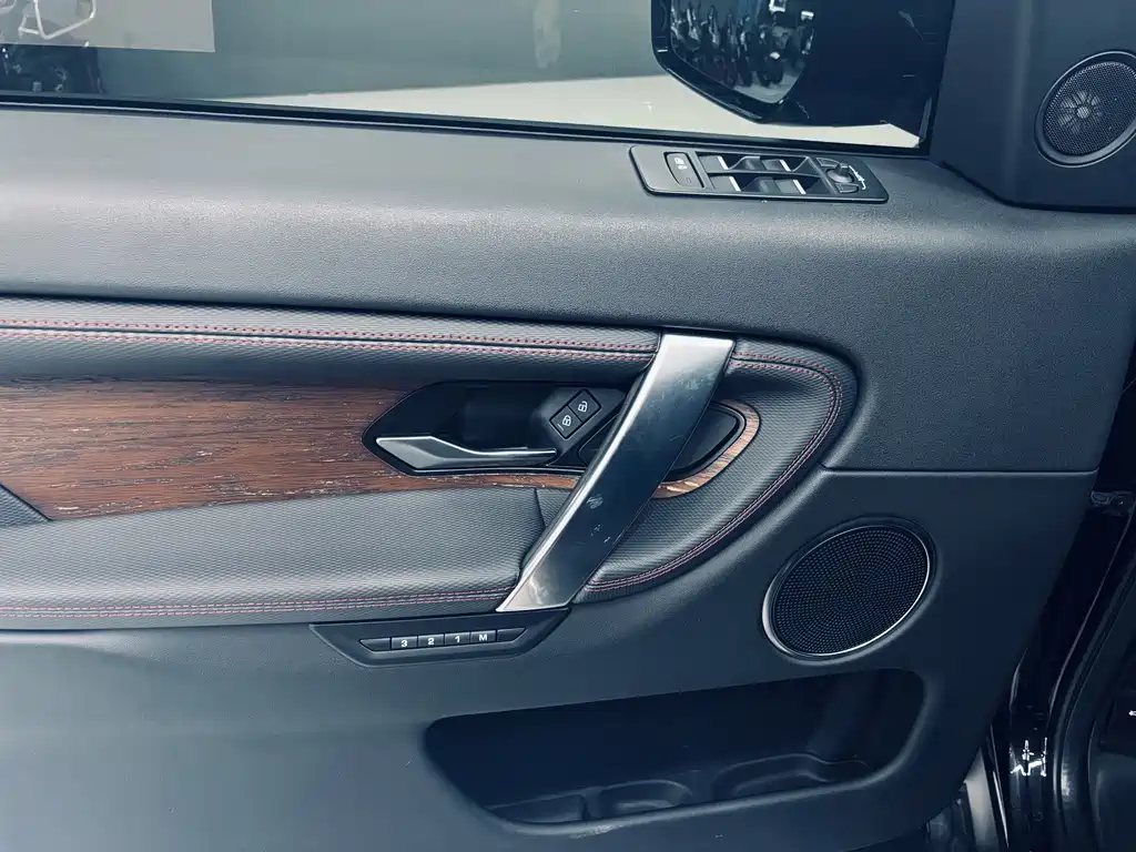Land Rover Discovery Sport — миниатюра 13