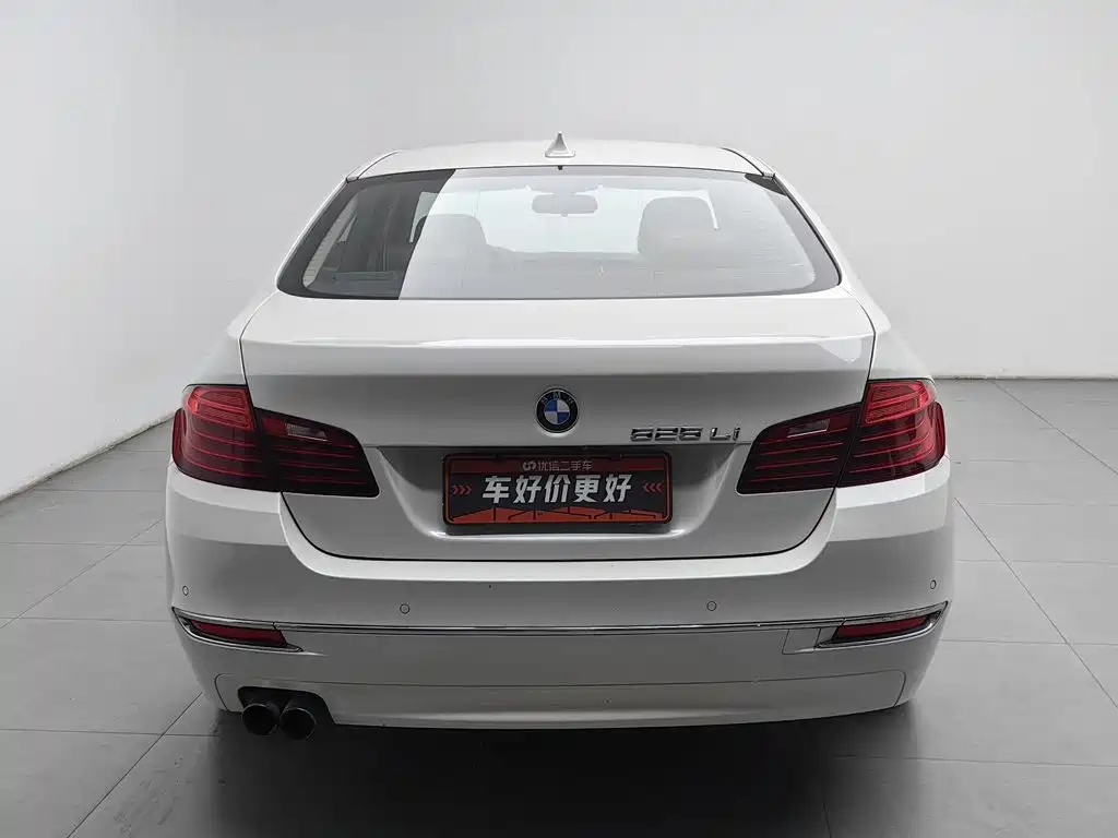 BMW 5 Series — миниатюра 4