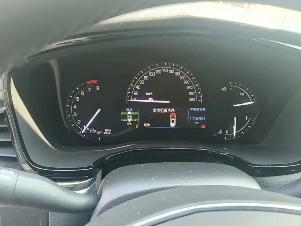 Cadillac XT5 — миниатюра 12