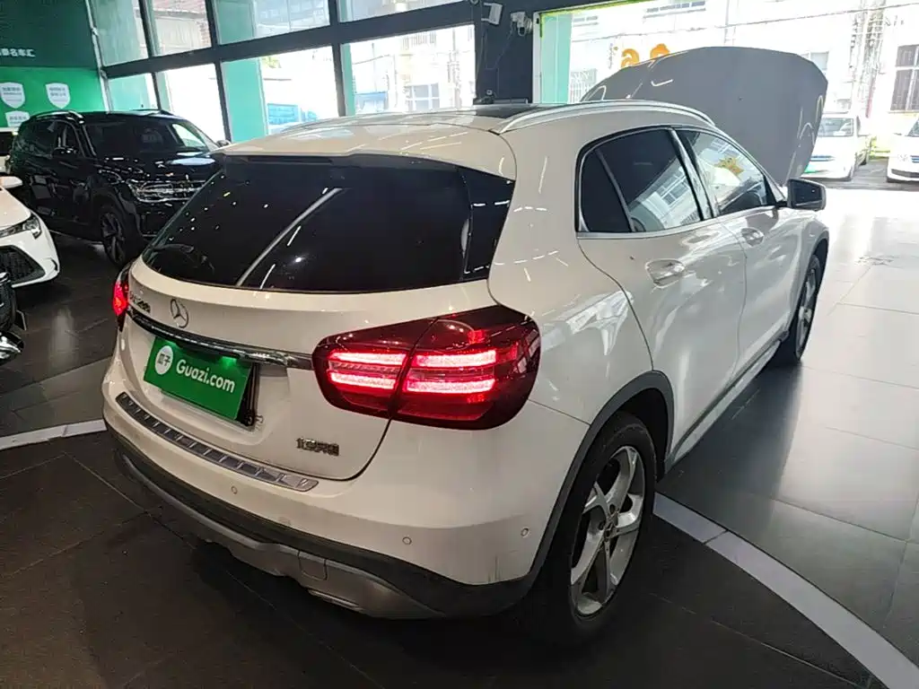 Mercedes-Benz GLA — миниатюра 7